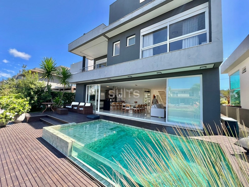 Excelente sobrado beira lago no condomínio Malibu: 2ª foto da galeria de imagens do imóvel