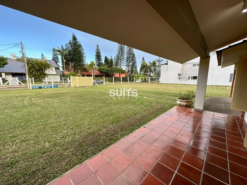 EXCELENTE CASA COM DOIS TERRENOS: 5ª foto da galeria de imagens do imóvel