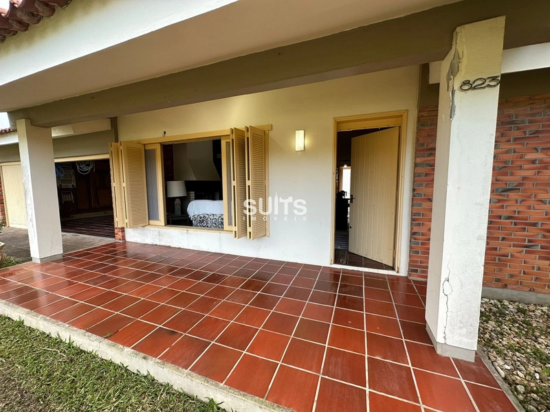 EXCELENTE CASA COM DOIS TERRENOS: 8ª foto da galeria de imagens do imóvel