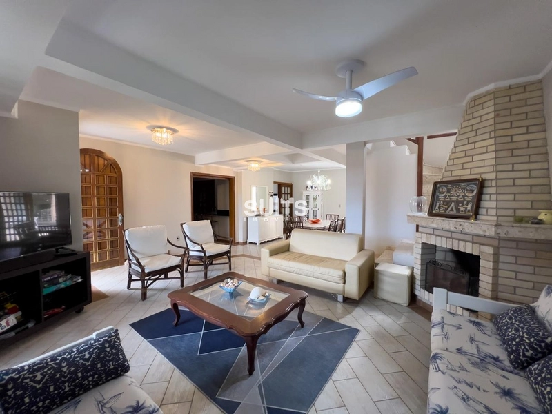 Excelente sobrado a poucos metros do mar no Centro de Xangri-Lá: 4ª foto da galeria de imagens do imóvel