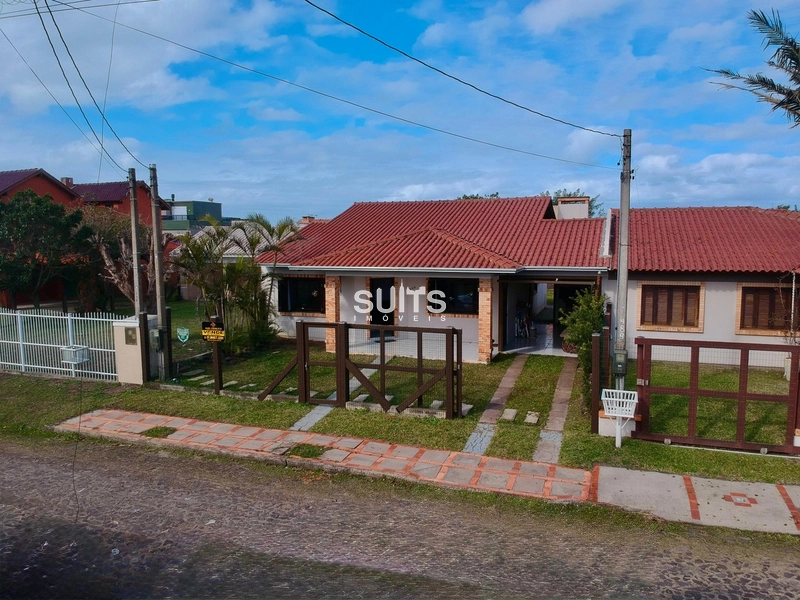 Excelente casa à poucos metros do mar na praia de Rainha do Mar: 1ª foto da galeria de imagens do imóvel