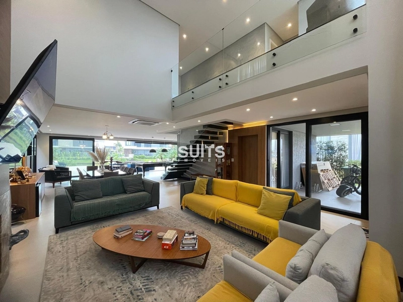 Lindíssimo sobrado beira lago à venda no condomínio Sense: 1ª foto da galeria de imagens do imóvel