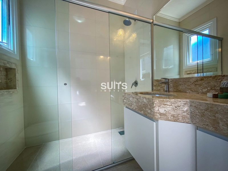 Incrível casa térrea beira lago no condomínio Enseada: 25ª foto da galeria de imagens do imóvel