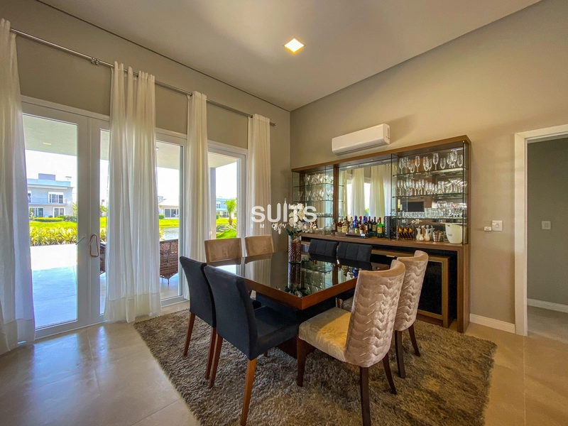 Incrível casa térrea beira lago no condomínio Enseada: 7ª foto da galeria de imagens do imóvel