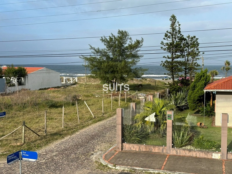 Excelente Sobrado á poucos metros do mar em Rainha do mar: 5ª foto da galeria de imagens do imóvel