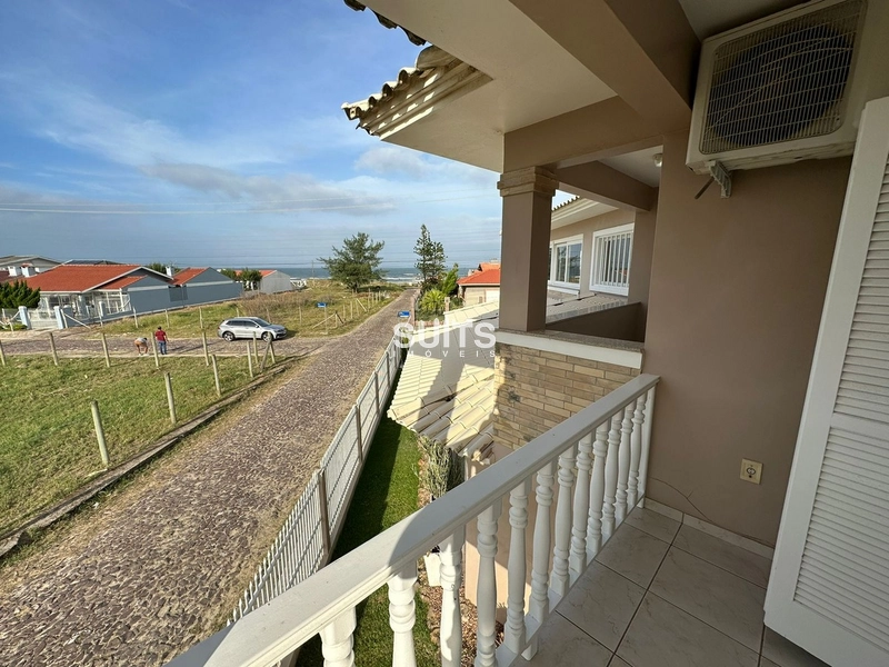 Excelente Sobrado á poucos metros do mar em Rainha do mar: 7ª foto da galeria de imagens do imóvel