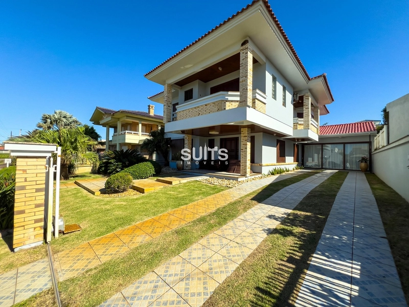 Excelente sobrado com localização diferenciada na praia de Atlântida: 2ª foto da galeria de imagens do imóvel