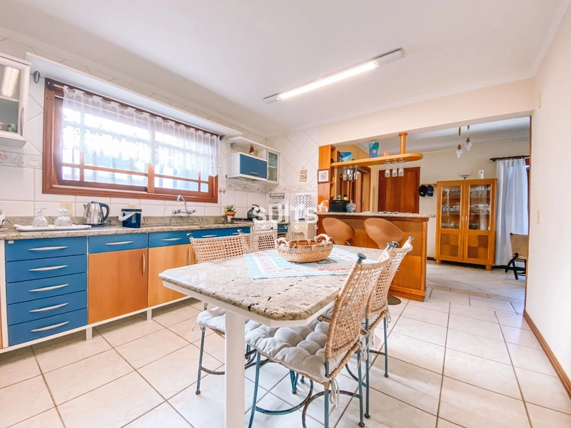 Excelente sobrado com localização diferenciada na praia de Atlântida: 3ª foto da galeria de imagens do imóvel