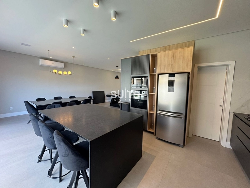 Lindo sobrado com 5 suítes e piscina, no condomínio SUNSET: 9ª foto da galeria de imagens do imóvel