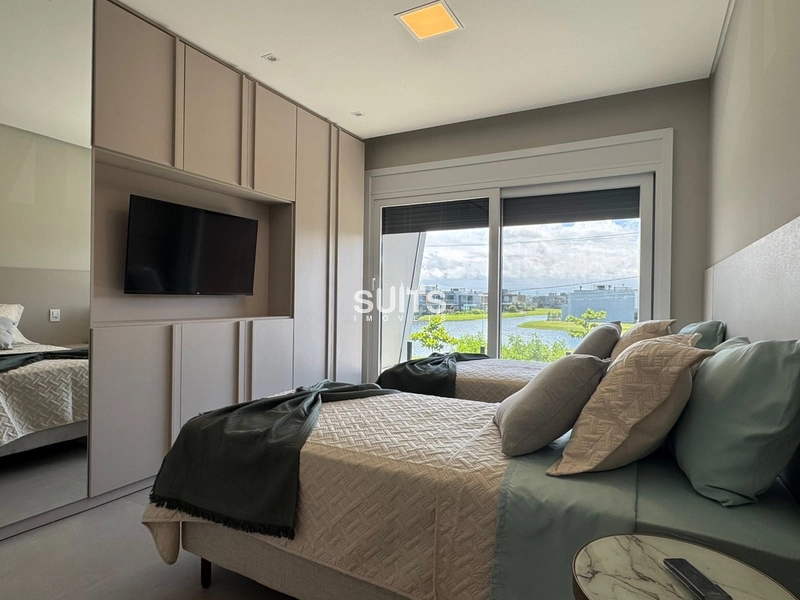 Lindo sobrado com 5 suítes e piscina, no condomínio SUNSET: 26ª foto da galeria de imagens do imóvel