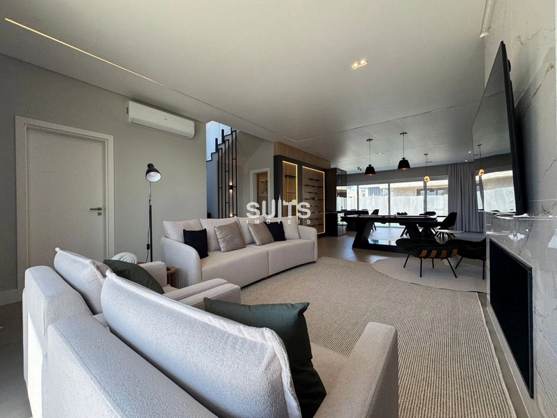 Lindo sobrado com 5 suítes e piscina, no condomínio SUNSET: 4ª foto da galeria de imagens do imóvel