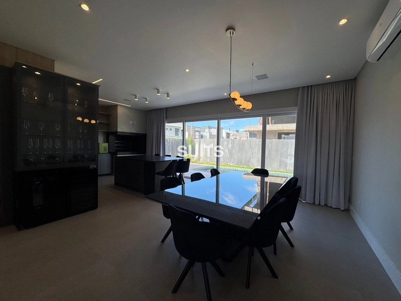 Lindo sobrado com 5 suítes e piscina, no condomínio SUNSET: 12ª foto da galeria de imagens do imóvel