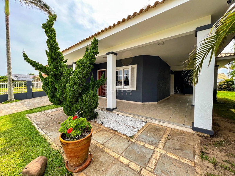 Excelente casa à venda em Atlântida : 3ª foto da galeria de imagens do imóvel