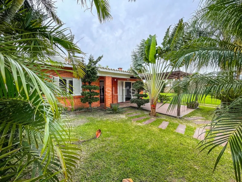 Ótima casa com 02 terrenos à venda na praia de Atlântida: 2ª foto da galeria de imagens do imóvel