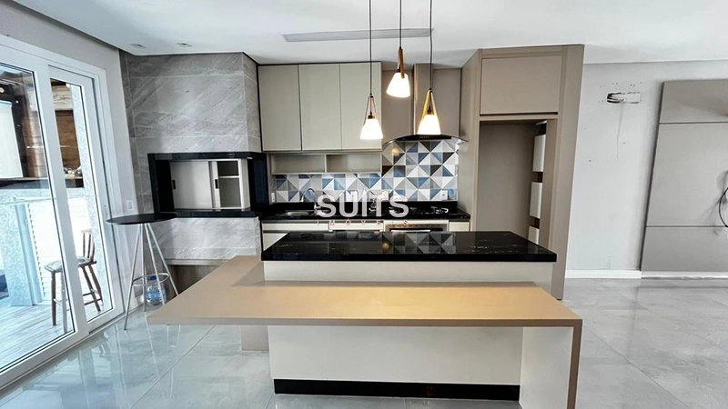 Excelente duplex à venda no Centro : 3ª foto da galeria de imagens do imóvel