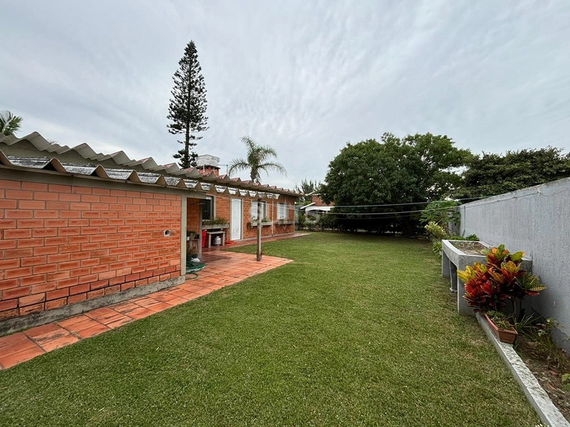 Casa com 03 terrenos à venda na Rainha do Mar : 5ª foto da galeria de imagens do imóvel