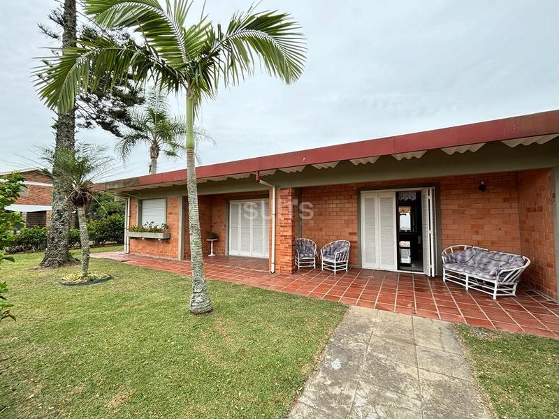 Casa com 03 terrenos à venda na Rainha do Mar : 3ª foto da galeria de imagens do imóvel