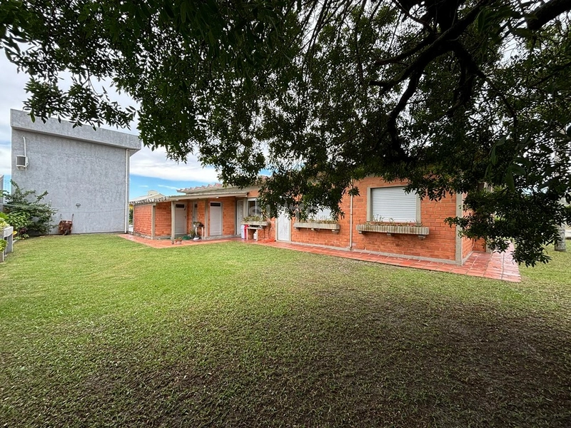 Casa com 03 terrenos à venda na Rainha do Mar : 4ª foto da galeria de imagens do imóvel