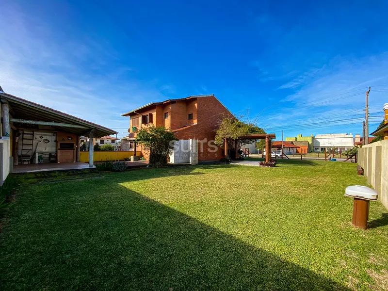 Sobrado com 02 terrenos 01 quadra do Mar na praia de Rainha do Mar: 4ª foto da galeria de imagens do imóvel