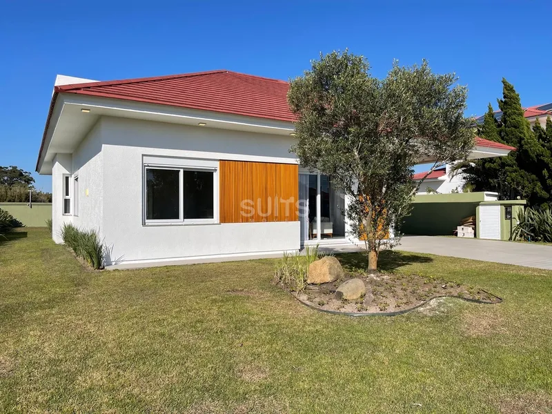 Linda casa no Condomínio Green Village Golf Club em Xangri-Lá: 3ª foto da galeria de imagens do imóvel