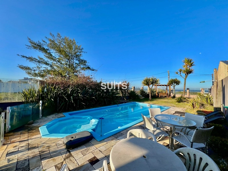 Excelente Casa com 3 Terrenos na Beira Mar de Xangri-lá!: 1ª foto da galeria de imagens do imóvel