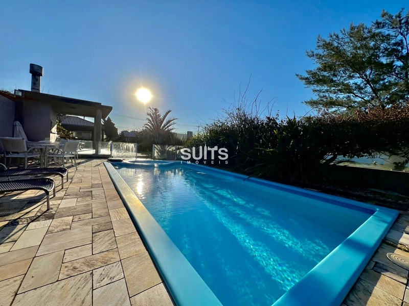 Excelente Casa com 3 Terrenos na Beira Mar de Xangri-lá!: 2ª foto da galeria de imagens do imóvel