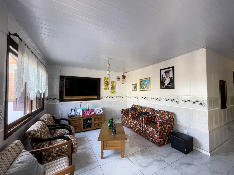 Excelente casa com piscina no Centro de Xangri-Lá: 2ª foto da galeria de imagens do imóvel