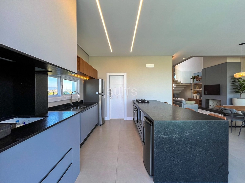 Belíssimo sobrado no condomínio Joy Xangri-Lá : 10ª foto da galeria de imagens do imóvel