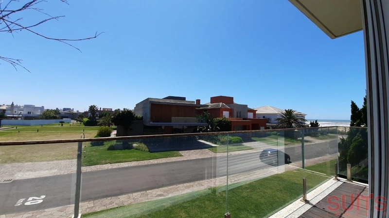 Mansão Disponível a Venda em condomínio Beira Mar de Xangri-lá.: 22ª foto da galeria de imagens do imóvel