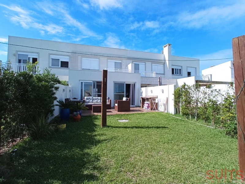 Lindo páteo marbella à venda com vista para o lago: 17ª foto da galeria de imagens do imóvel