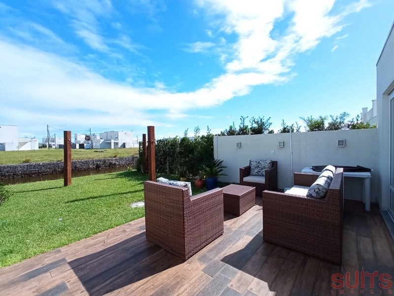 Lindo páteo marbella à venda com vista para o lago: 15ª foto da galeria de imagens do imóvel