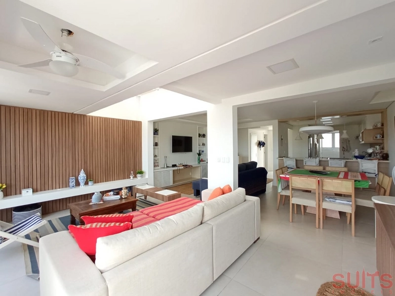 Lindo páteo marbella à venda com vista para o lago: 4ª foto da galeria de imagens do imóvel