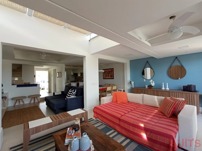 Lindo páteo marbella à venda com vista para o lago: 1ª foto da galeria de imagens do imóvel