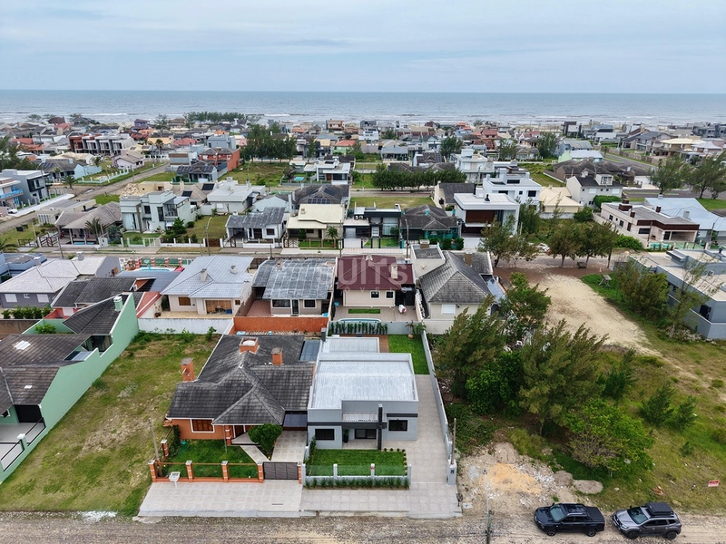 Ótima casa á poucos metros do mar na praia de Atlântida Sul : 15ª foto da galeria de imagens do imóvel
