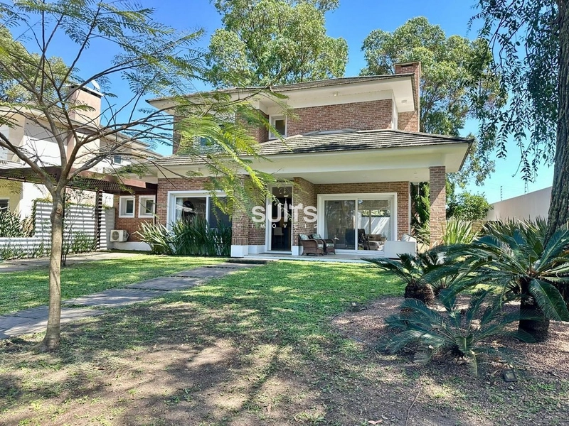 Excelente sobrado à venda no condomínio Carmel em Xangri-lá.: 1ª foto da galeria de imagens do imóvel