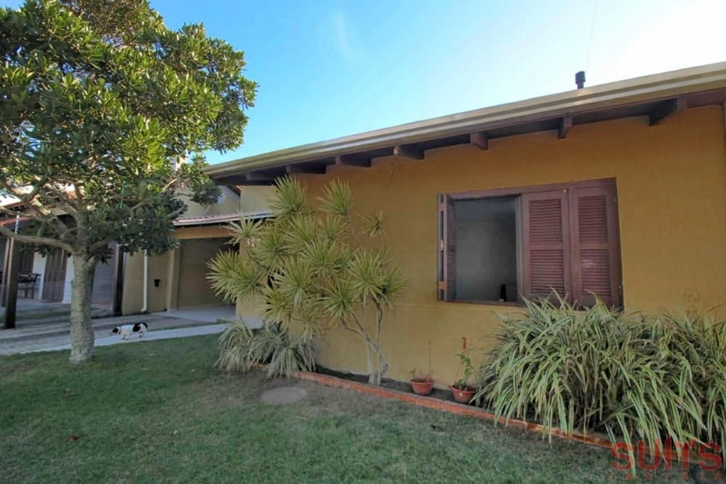 Excelente sobrado de esquina com área verde no Centro de Xangri-Lá: 2ª foto da galeria de imagens do imóvel