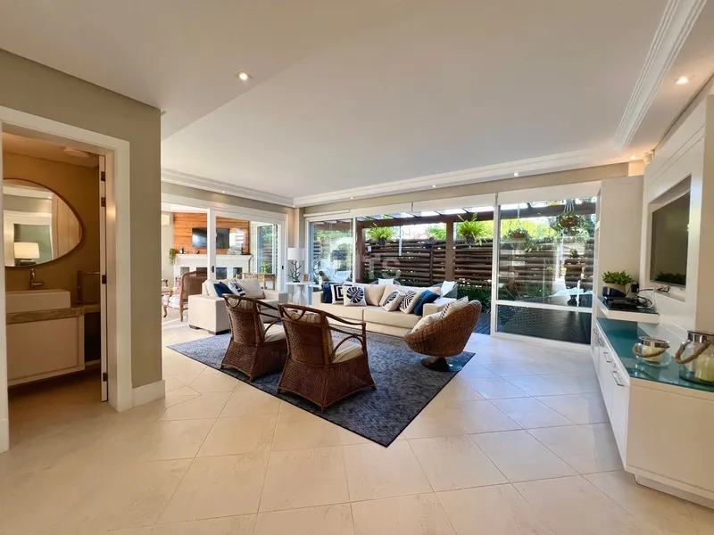 Incrível sobrado junto ao mar na praia de Atlântida: 28ª foto da galeria de imagens do imóvel