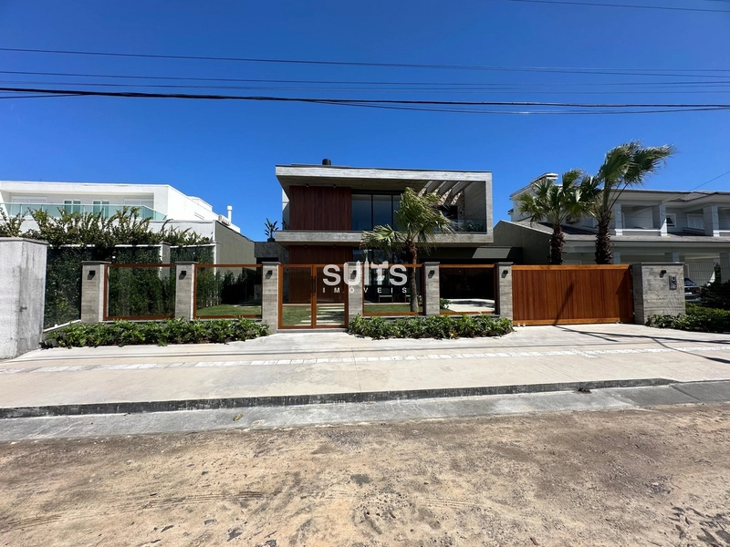 Excelente sobrado à venda na praia de Atlântida em Xangri-lá: 1ª foto da galeria de imagens do imóvel