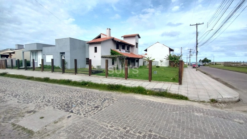 Sobrado de esquina à venda no Centro de Xangri-Lá : 5ª foto da galeria de imagens do imóvel