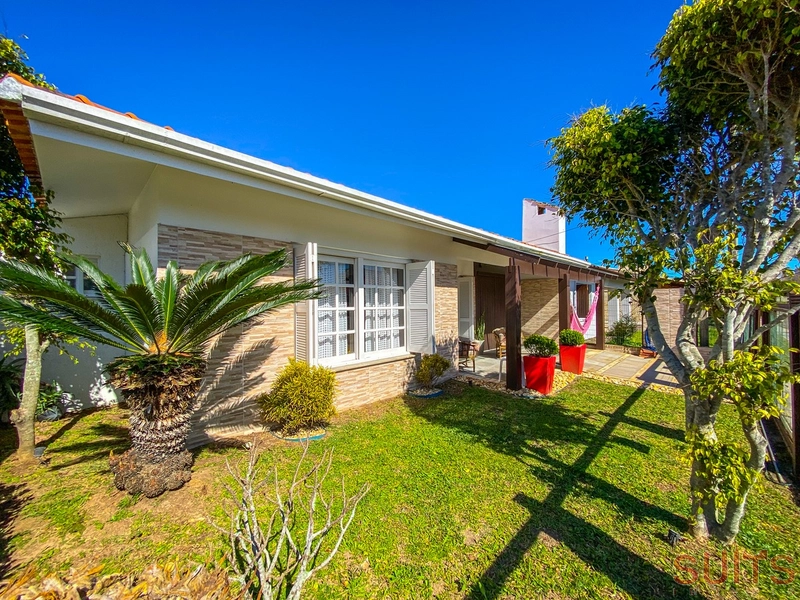 Casa no Centro da praia de Xangri-Lá próxima ao Calçadão: 2ª foto da galeria de imagens do imóvel