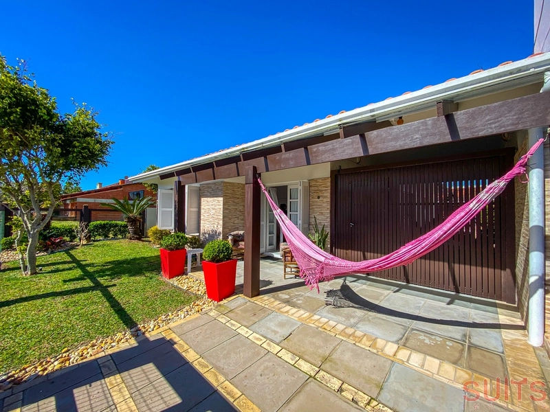 Casa no Centro da praia de Xangri-Lá próxima ao Calçadão: 1ª foto da galeria de imagens do imóvel