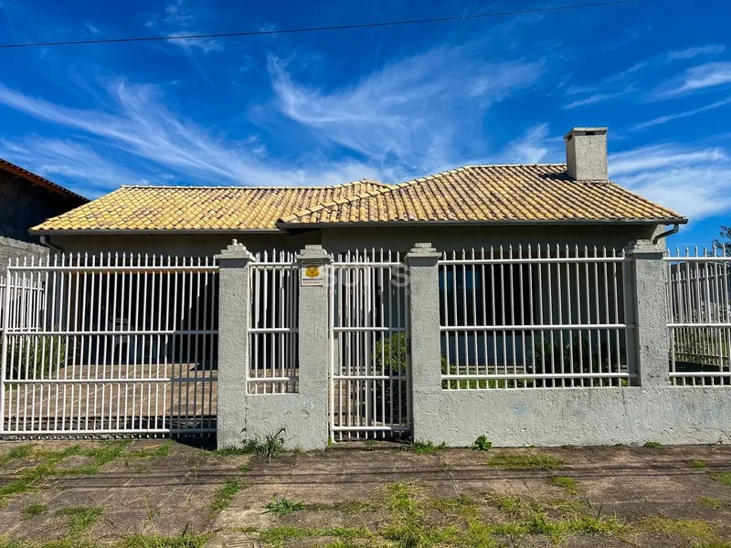 Excelente casa a 02 quadras do mar no Centro de Xangri-lá.: 2ª foto da galeria de imagens do imóvel