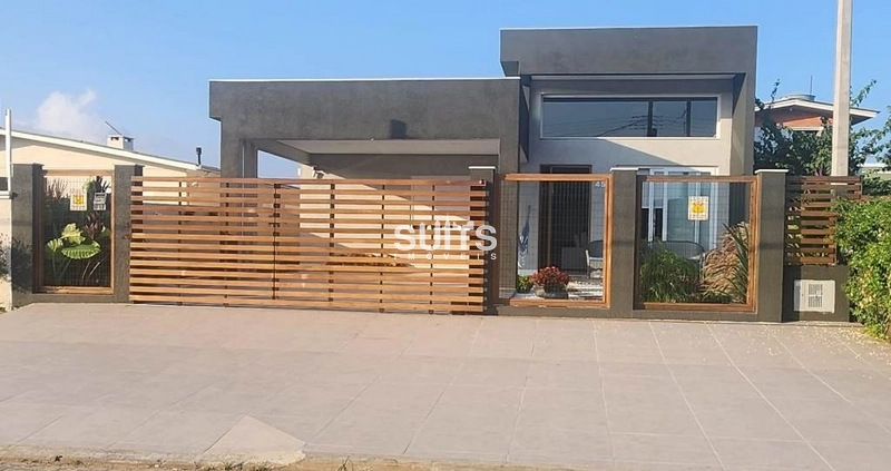 Lindíssima casa térrea á venda no Centro de Xangri-Lá: 2ª foto da galeria de imagens do imóvel