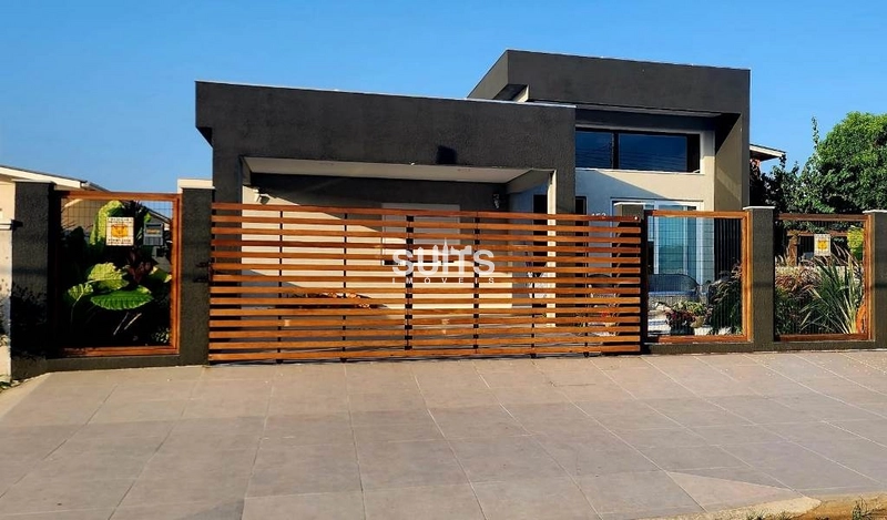 Lindíssima casa térrea á venda no Centro de Xangri-Lá: 1ª foto da galeria de imagens do imóvel