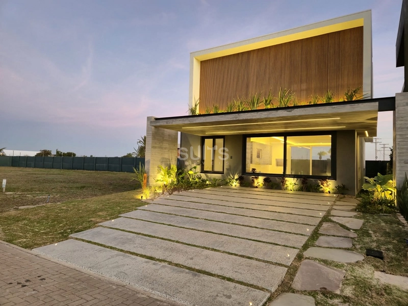 Excelente sobrado à venda no condomínio Zen Concept Resort : 2ª foto da galeria de imagens do imóvel
