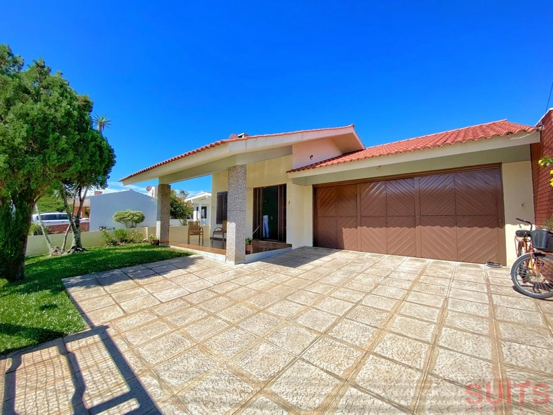 Casa à poucos metros do mar no Centro de Xangri-Lá: 1ª foto da galeria de imagens do imóvel