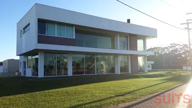 Excelente sobrado com vista para o lago no Condomínio Dubai: 42ª foto da galeria de imagens do imóvel