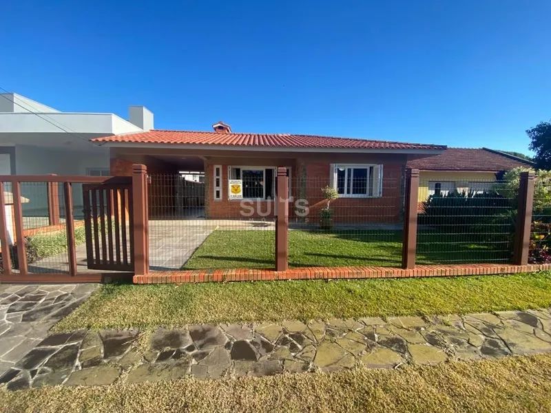 Linda casa no centro de Xangri-Lá próxima ao mar: 1ª foto da galeria de imagens do imóvel