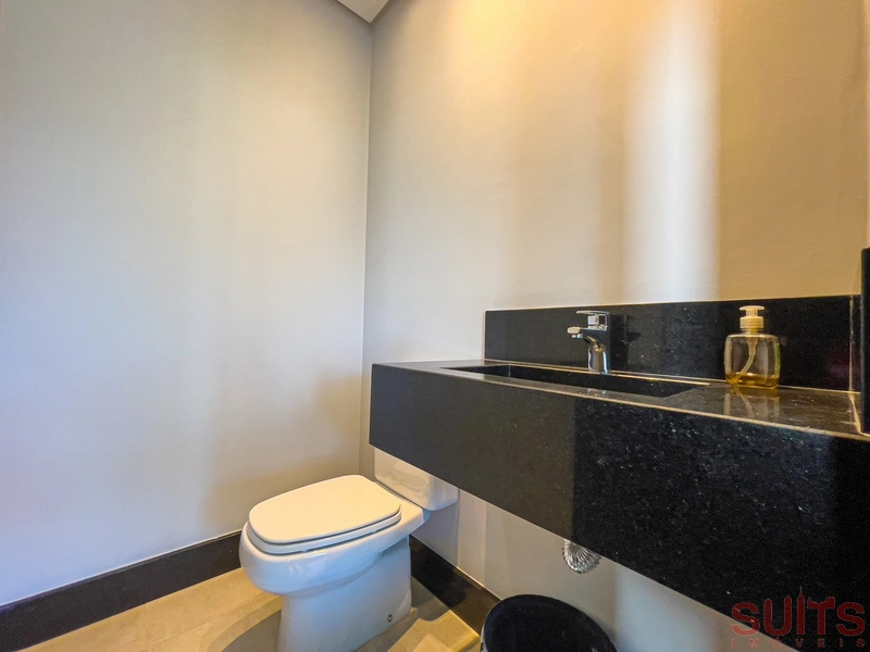 Lindo sobrado beira lago à venda no condomínio Malibu: 9ª foto da galeria de imagens do imóvel