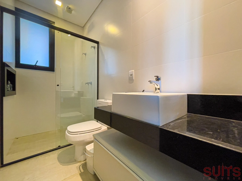 Lindo sobrado beira lago à venda no condomínio Malibu: 18ª foto da galeria de imagens do imóvel